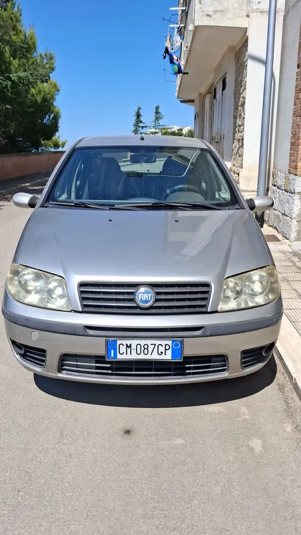Fiat Punto Punto 5p 1.2 Actual Серебристый - 1