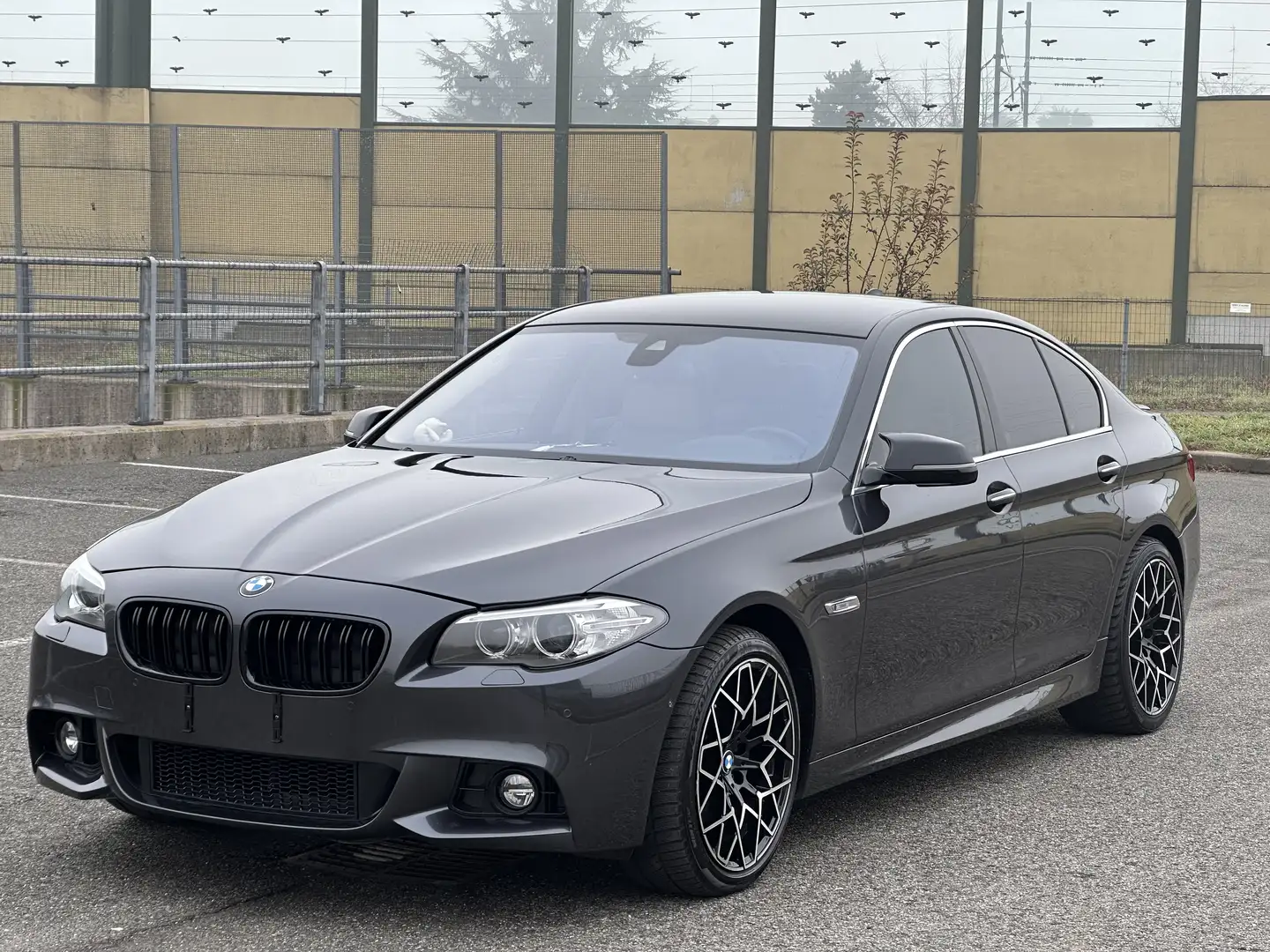 BMW 530 530d xDrive Sport-Aut. Luxury Line Grigio - 2