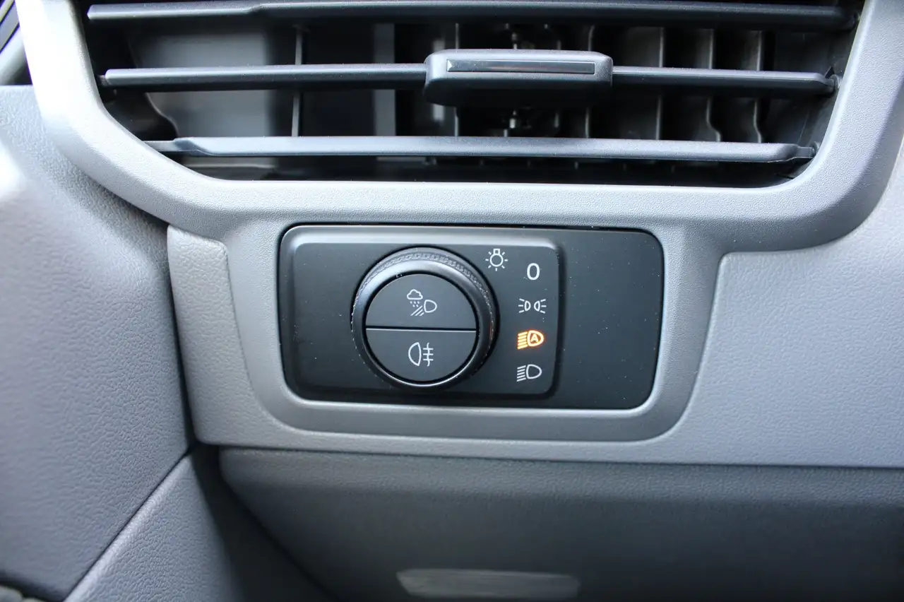 2026 Volkswagen T7 Transporter Kombi 2.0 TDI LR LED Klimaautom ACC PDC Rückfakam, photograph 7