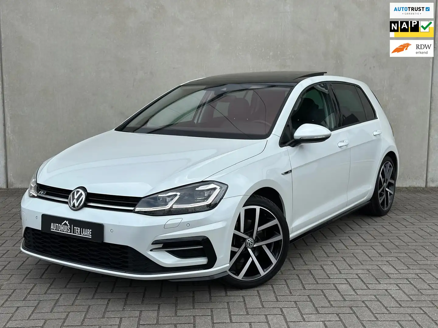 Volkswagen Golf 1.5 TSI R-Line DSG Pano Leder Trekh LED 18'' Blanc - 1