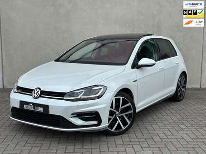 Volkswagen Golf 1.5 TSI R-Line DSG Pano Leder Trekh LED 18''