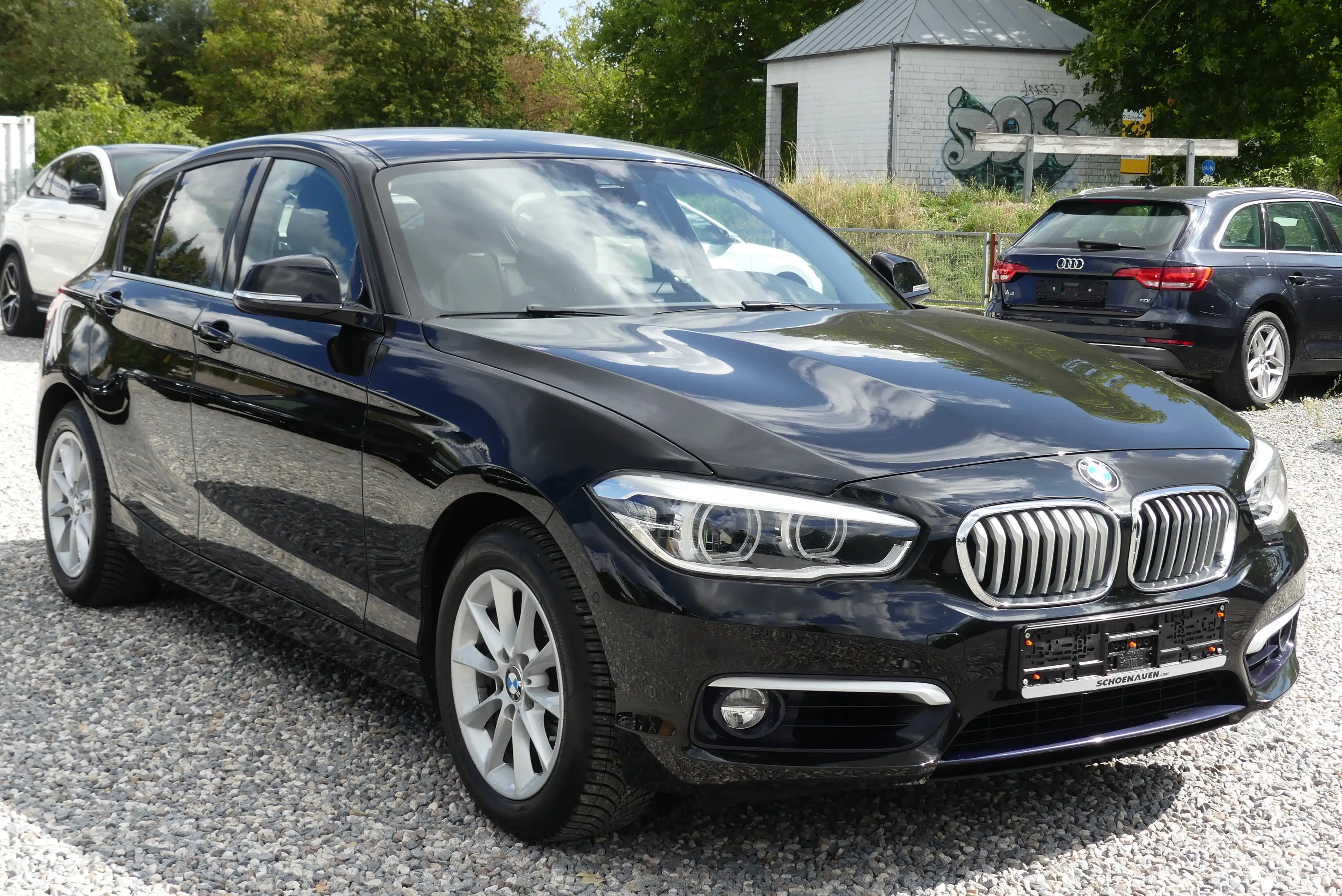 BMW 120 120 i Metropolitan*AHK*SHZ*NAVI*KAMERA*TEMPOMAT*LED — photo 3