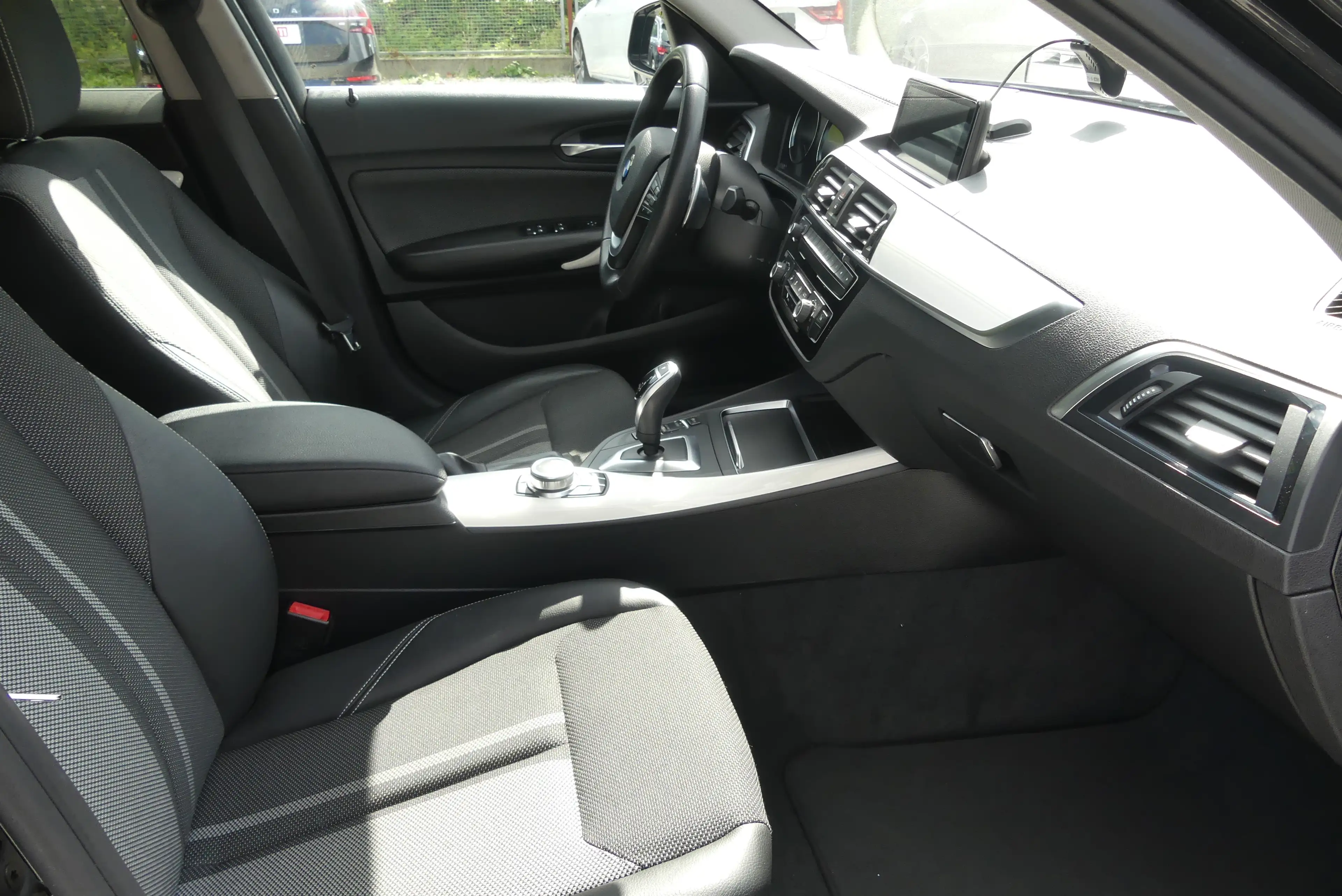 BMW 120 120 i Metropolitan*AHK*SHZ*NAVI*KAMERA*TEMPOMAT*LED — photo 17