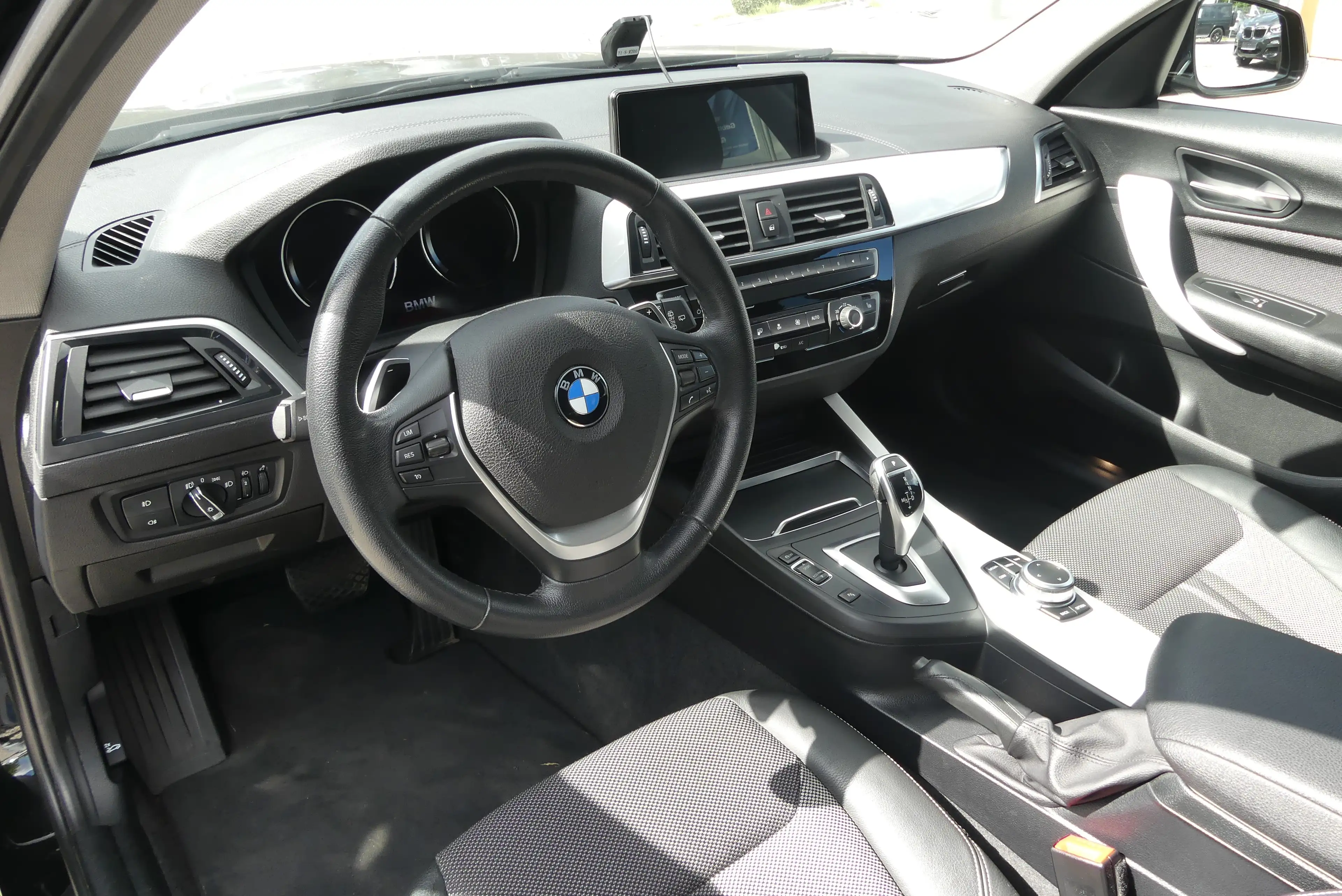 BMW 120 120 i Metropolitan*AHK*SHZ*NAVI*KAMERA*TEMPOMAT*LED — photo 10