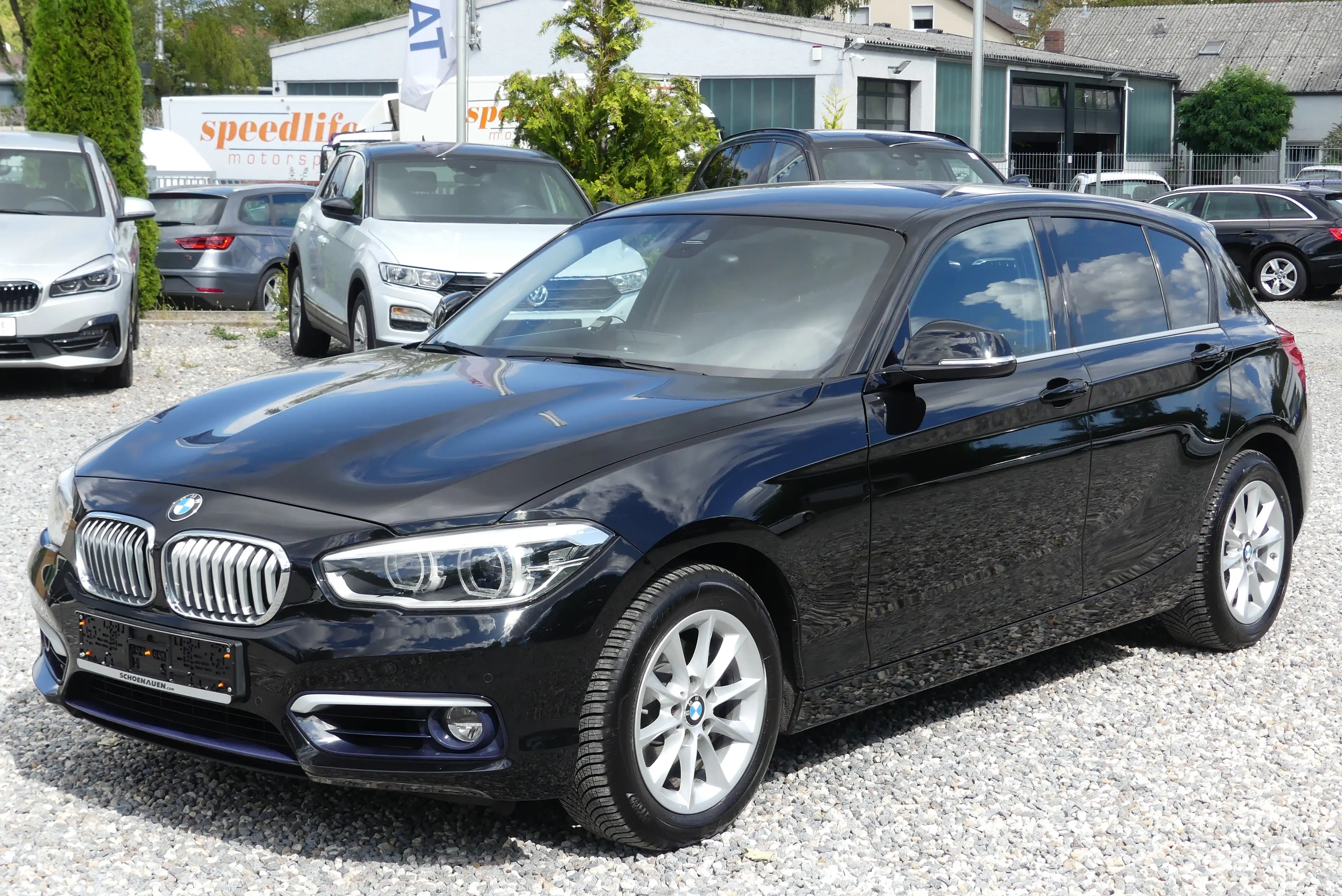 BMW 120 120 i Metropolitan*AHK*SHZ*NAVI*KAMERA*TEMPOMAT*LED