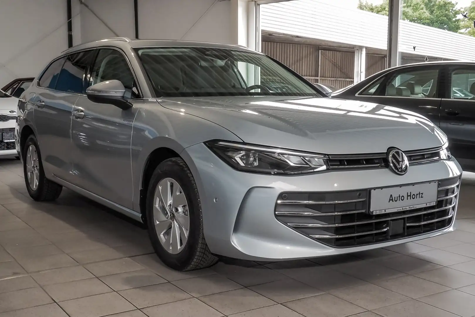 Volkswagen Passat Variant Business 2,0 l TDI SCR 110 kW (150 Silber - 2