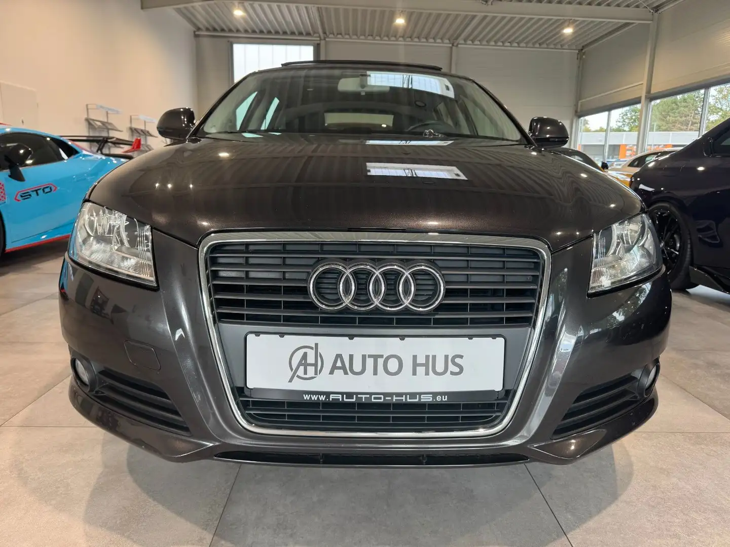Audi A3 1.6 Ambition Schiebedach/Klimaautomatik/SHZ Grau - 2