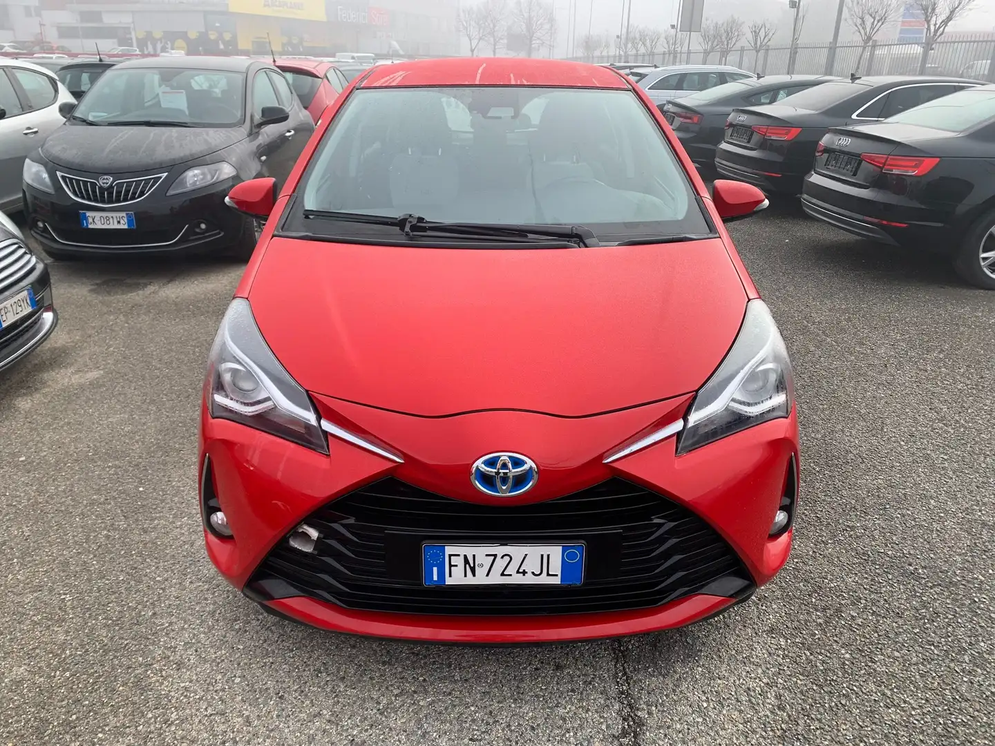Toyota Yaris Yaris 5p 1.5h Active Rosso - 2