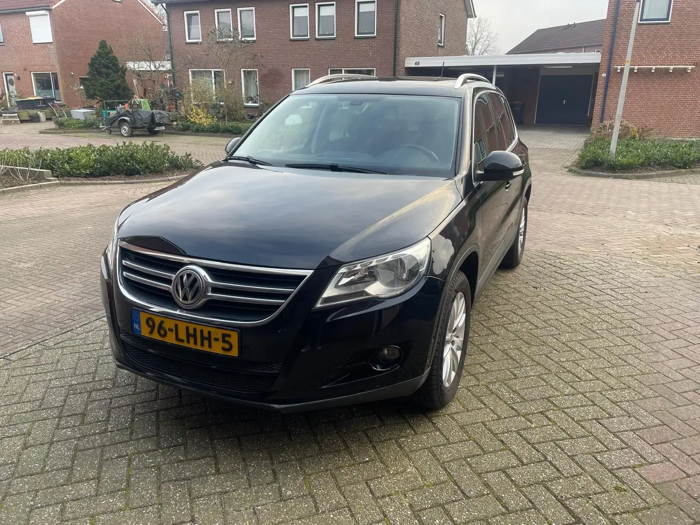 Volkswagen Tiguan Tiguan 1.4 TSI Sport Zwart - 1