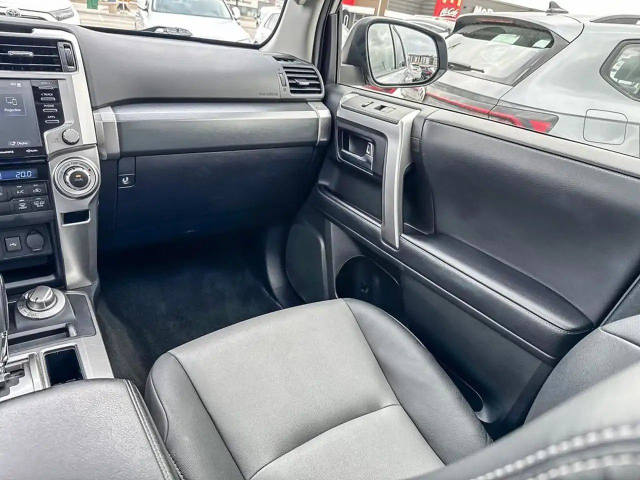 Toyota 4-Runner снимка Toyota 4-Runner