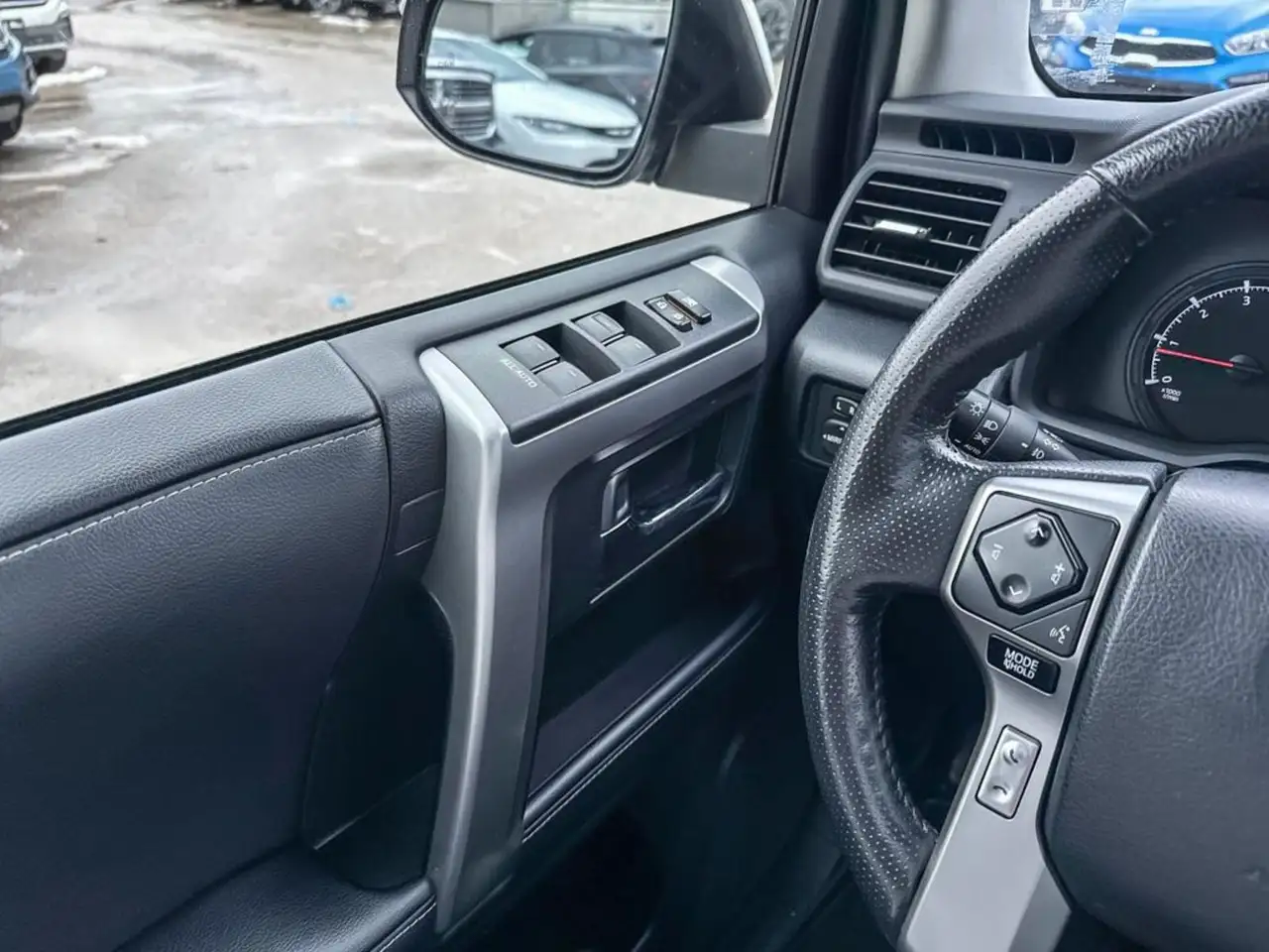 Toyota 4-Runner снимка Toyota 4-Runner