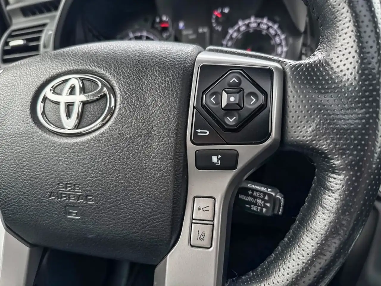 Toyota 4-Runner снимка Toyota 4-Runner
