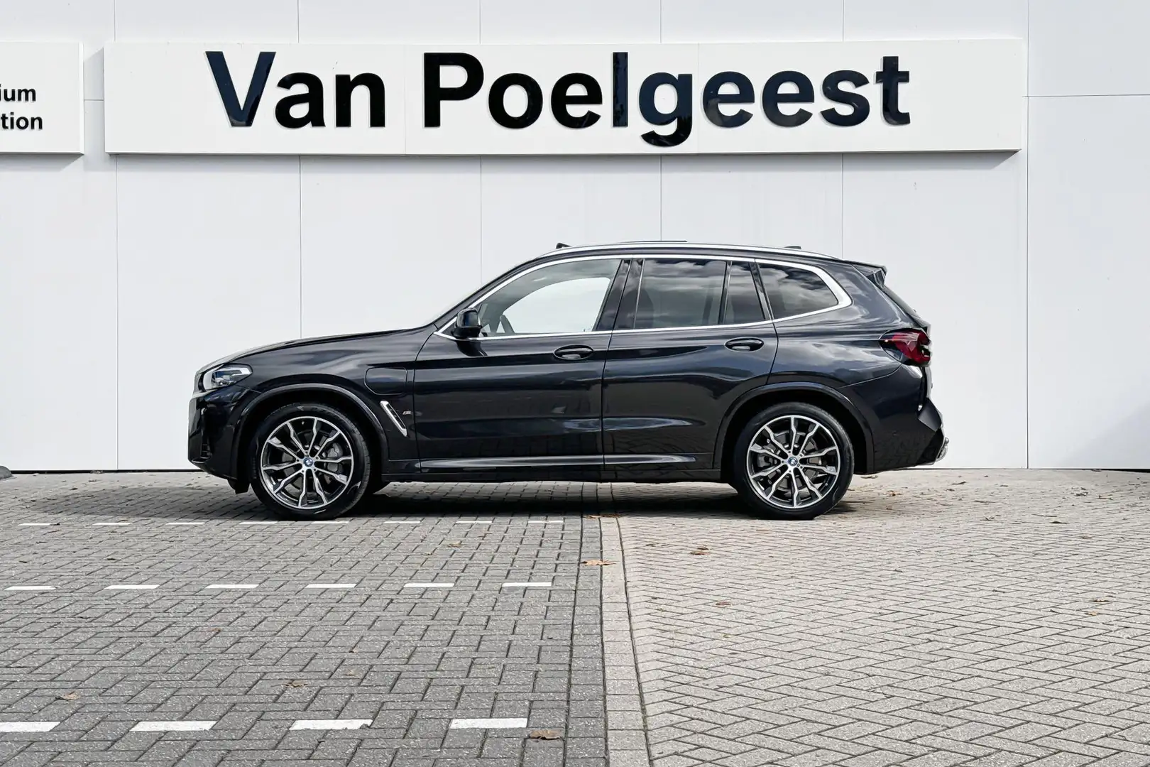 BMW X3 xDrive30e | M Sport | Panorama dak | Harman Kardon Grijs - 2
