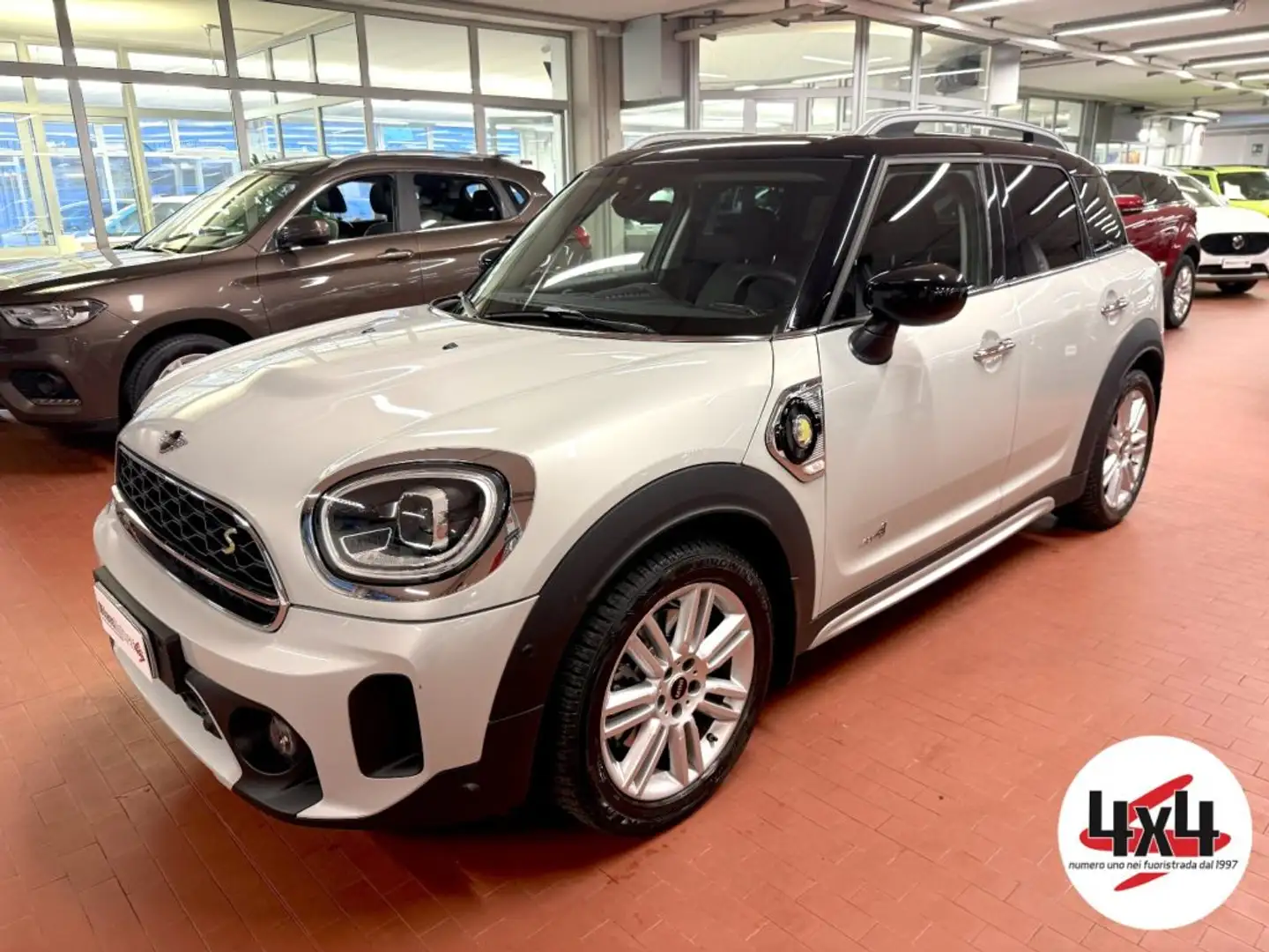 MINI Cooper SE Countryman 1.5 ALL4 Auto. Hybrid *49.143 Km* Stříbrná - 1