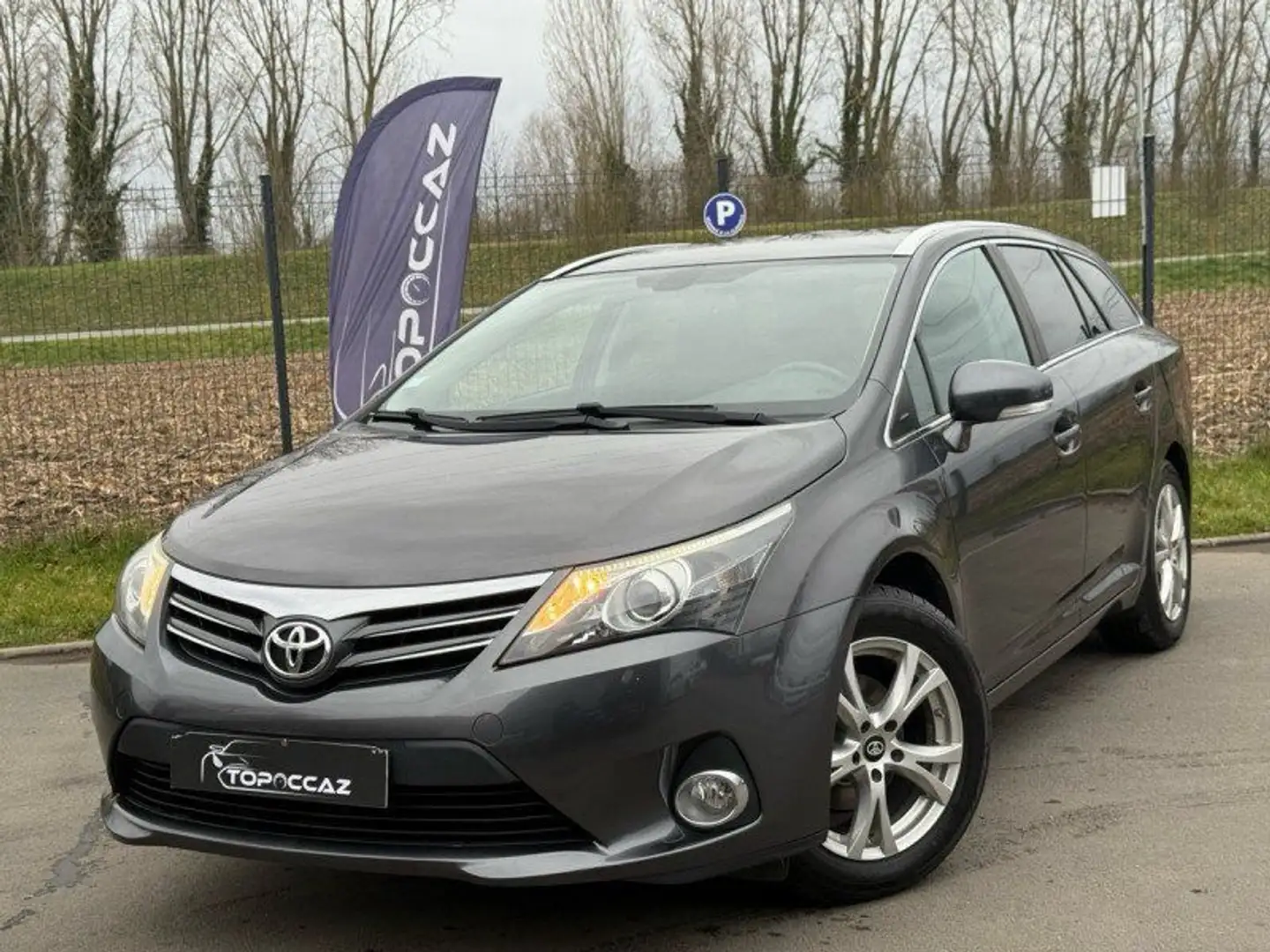 Toyota Avensis TOURING 123 D-4D EXECUTIVE BUSINESS * 143.000KM * 2016 * 1ERE MAIN Gris - 1