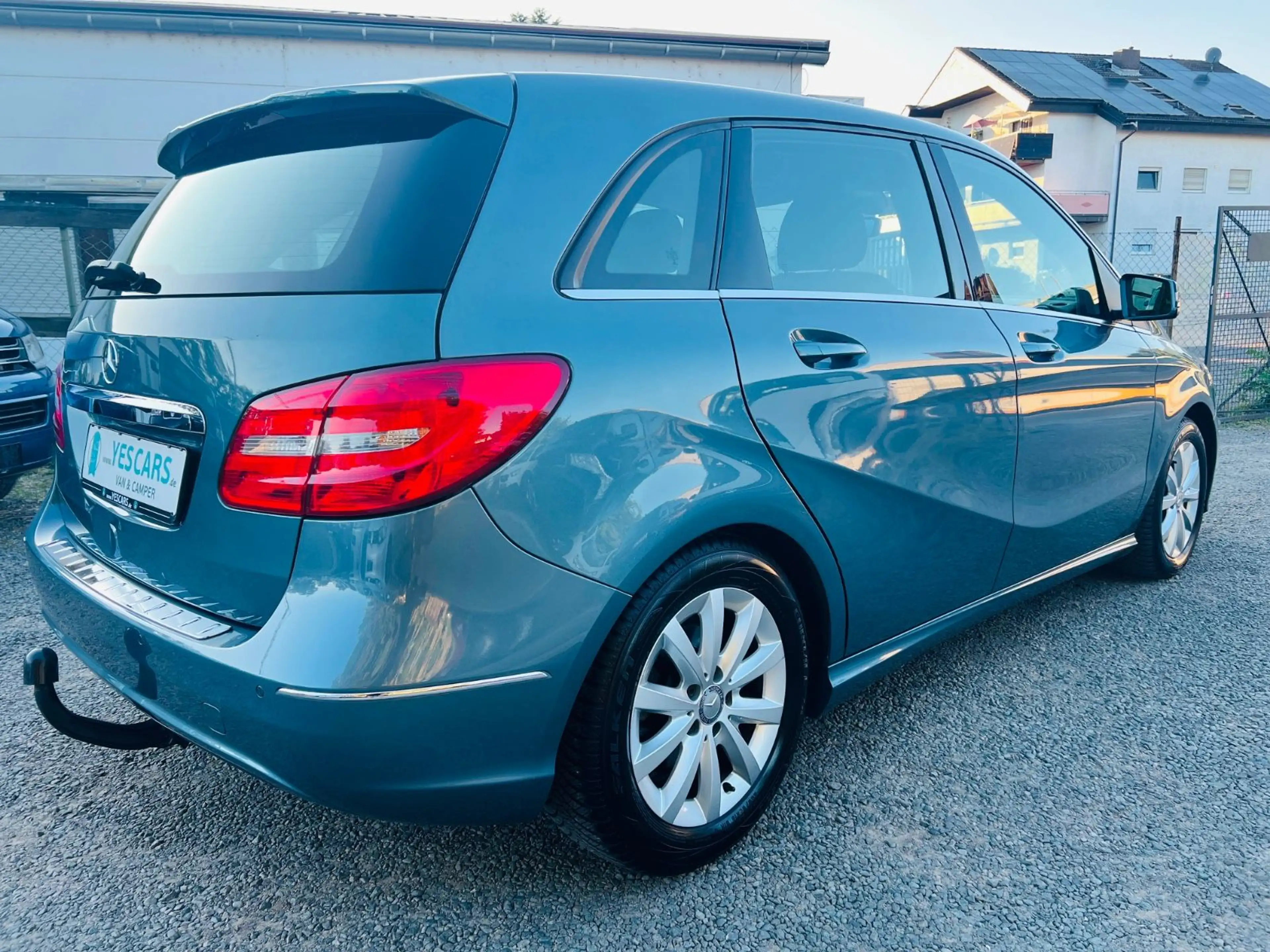 Mercedes-Benz B 200 CDI/Aut./AHK/Navi/SHZ/LM/Scheckheft — photo 6