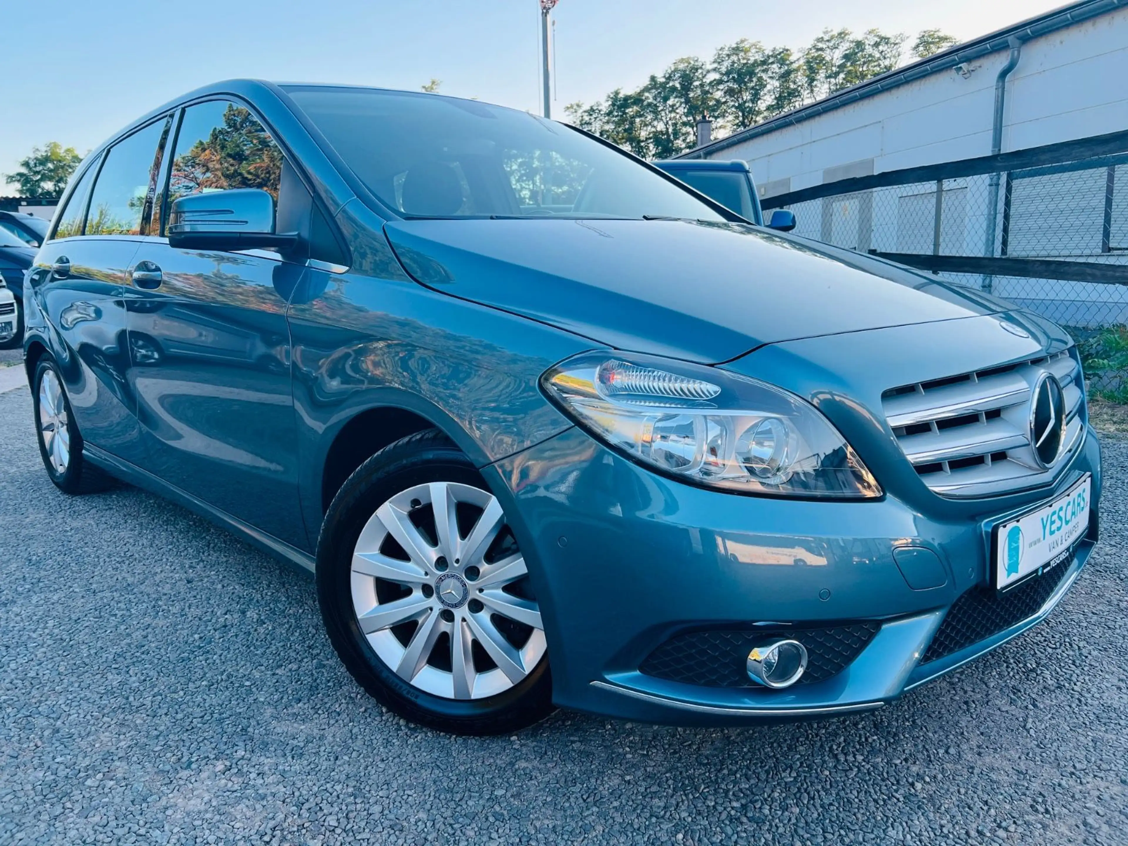 Mercedes-Benz B 200 CDI/Aut./AHK/Navi/SHZ/LM/Scheckheft — photo 8
