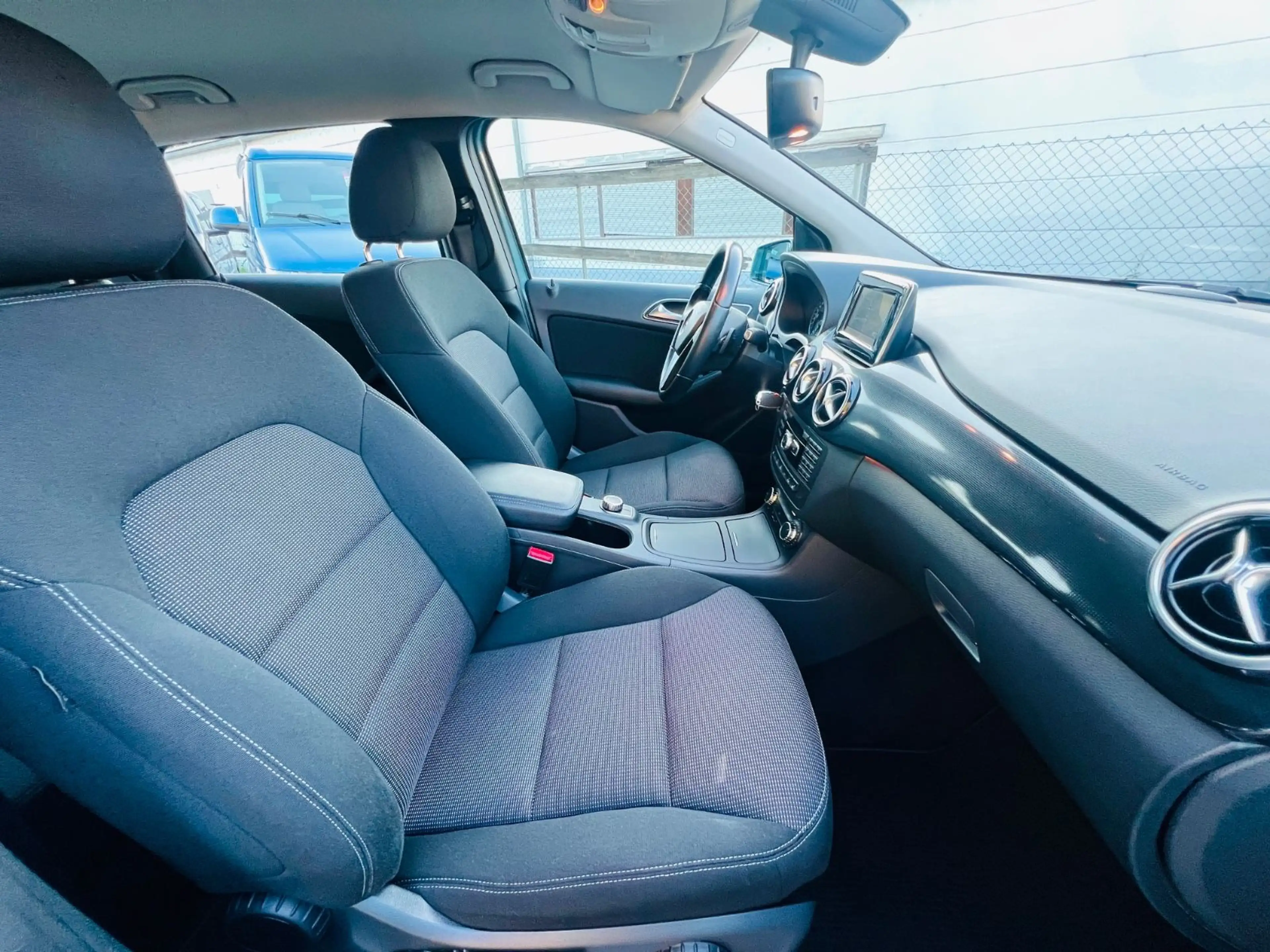 Mercedes-Benz B 200 CDI/Aut./AHK/Navi/SHZ/LM/Scheckheft — photo 14