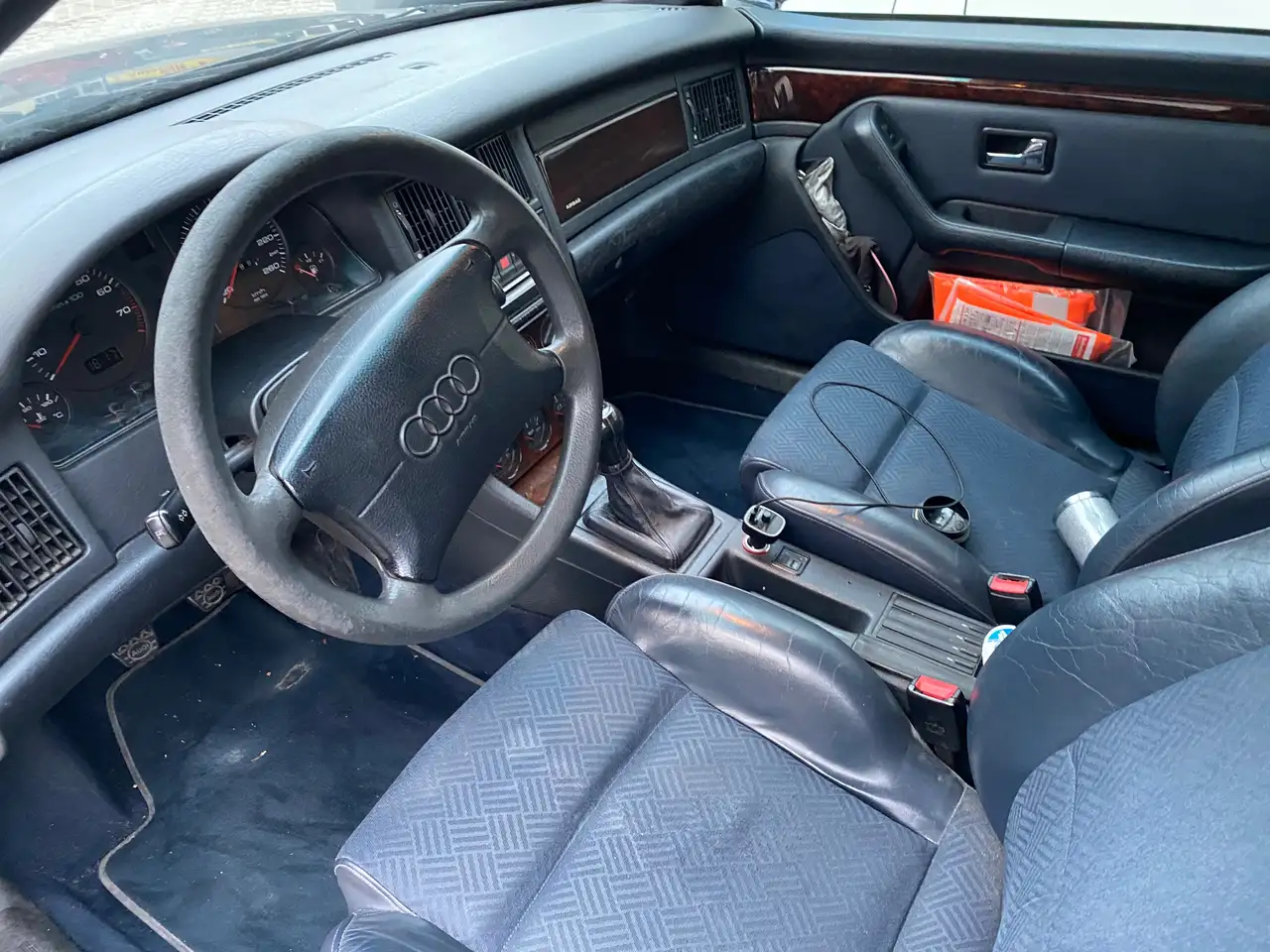 Audi Cabriolet 2.6 (E), foto 3