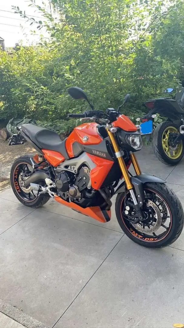 Yamaha MT-09 Orange - 1