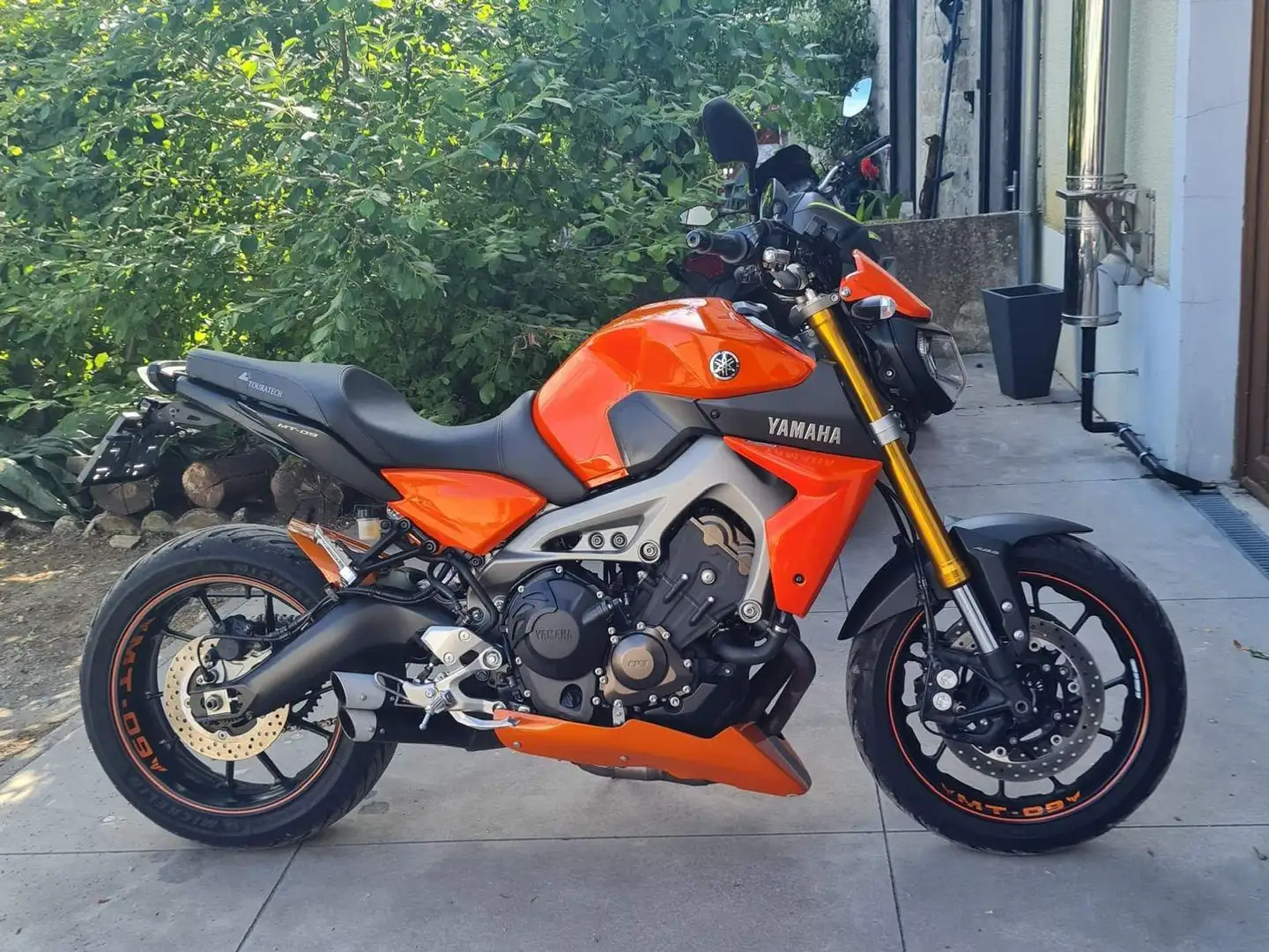 Yamaha MT-09 Orange - 2