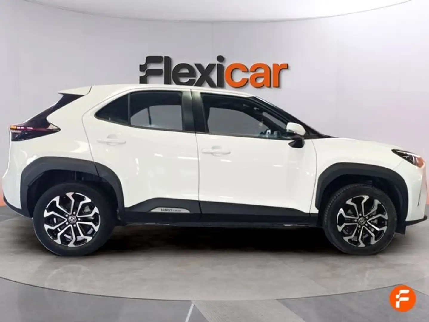 Toyota Yaris Cross 120H Active Tech Blanco - 2