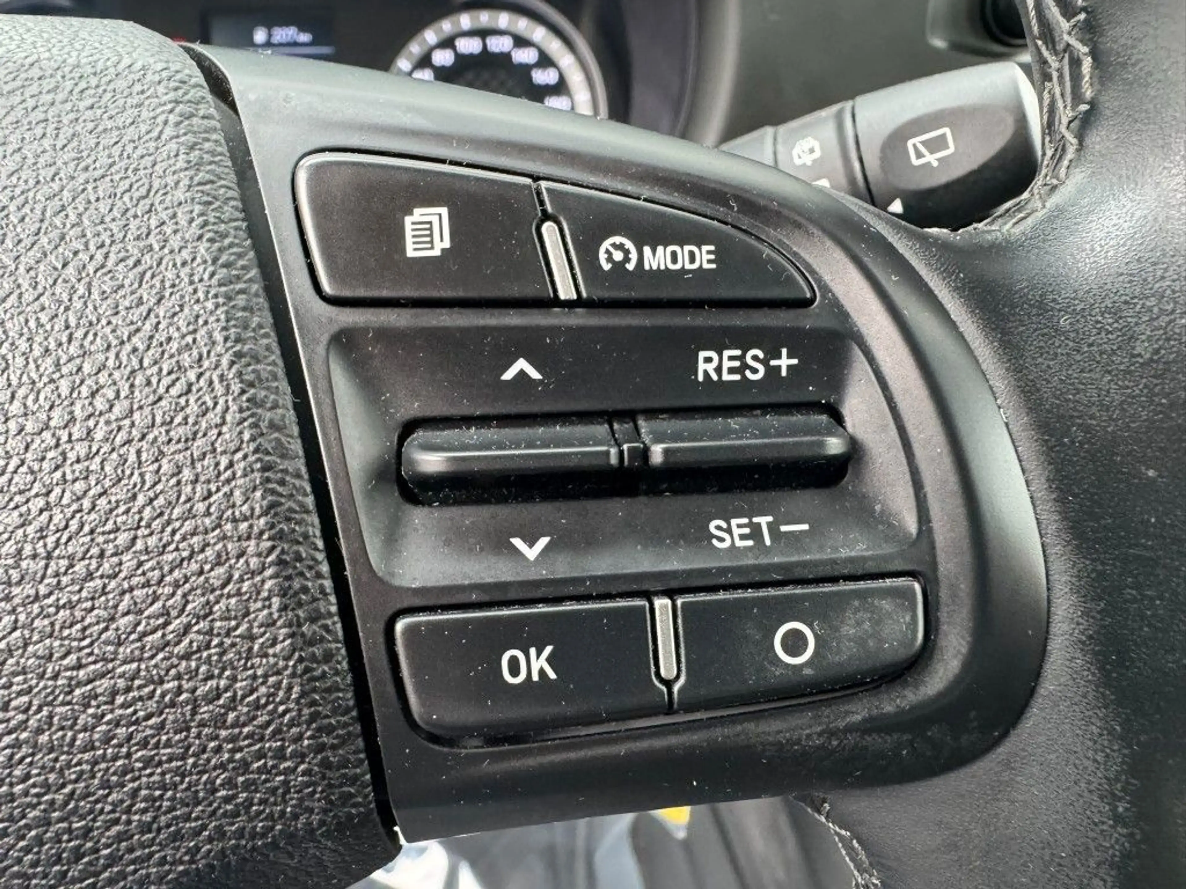 Hyundai i10 1,0i Comfort / SHZ/LHZ / ALLWETTERREIFEN — photo 17