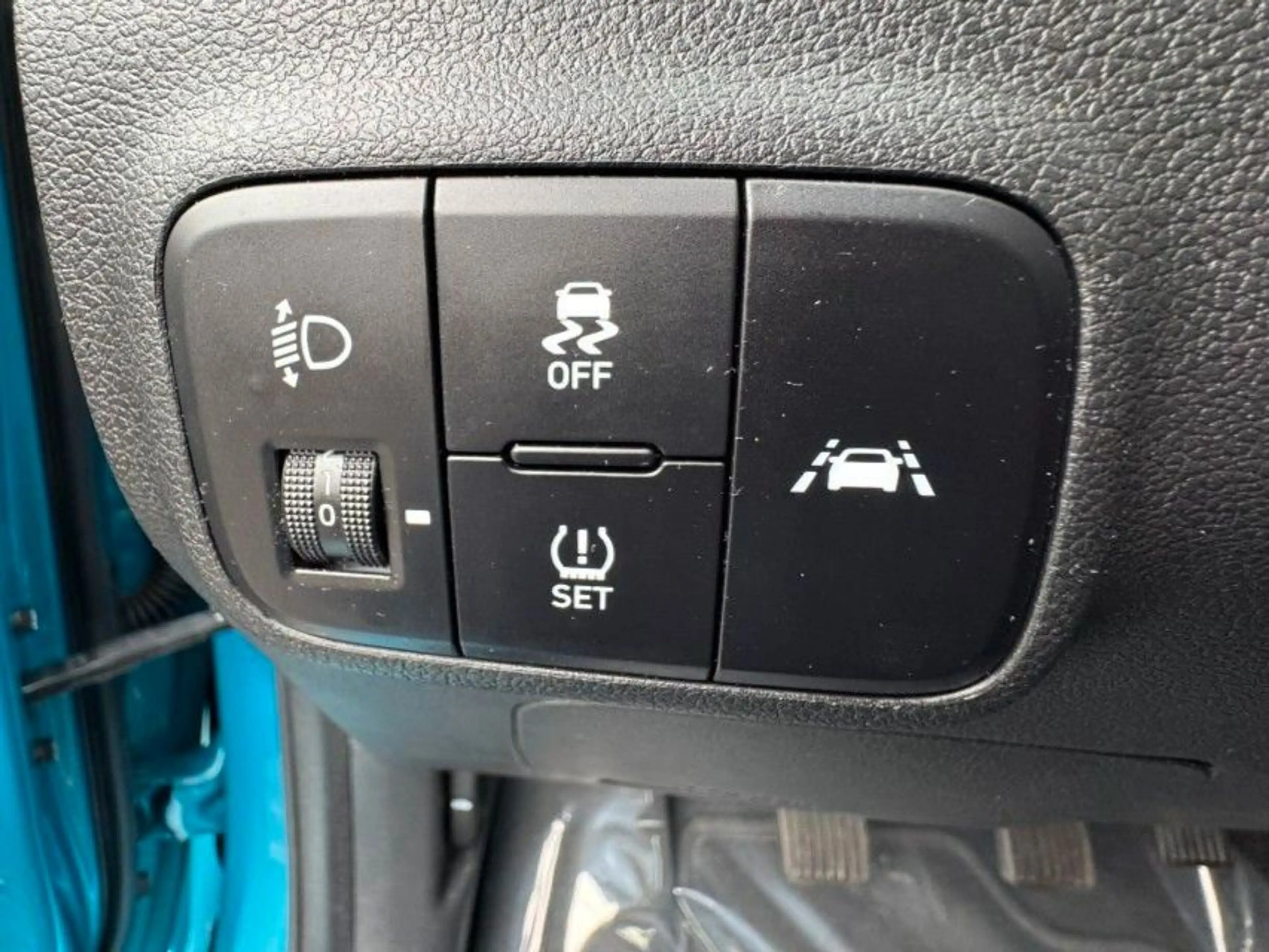 Hyundai i10 1,0i Comfort / SHZ/LHZ / ALLWETTERREIFEN — photo 12