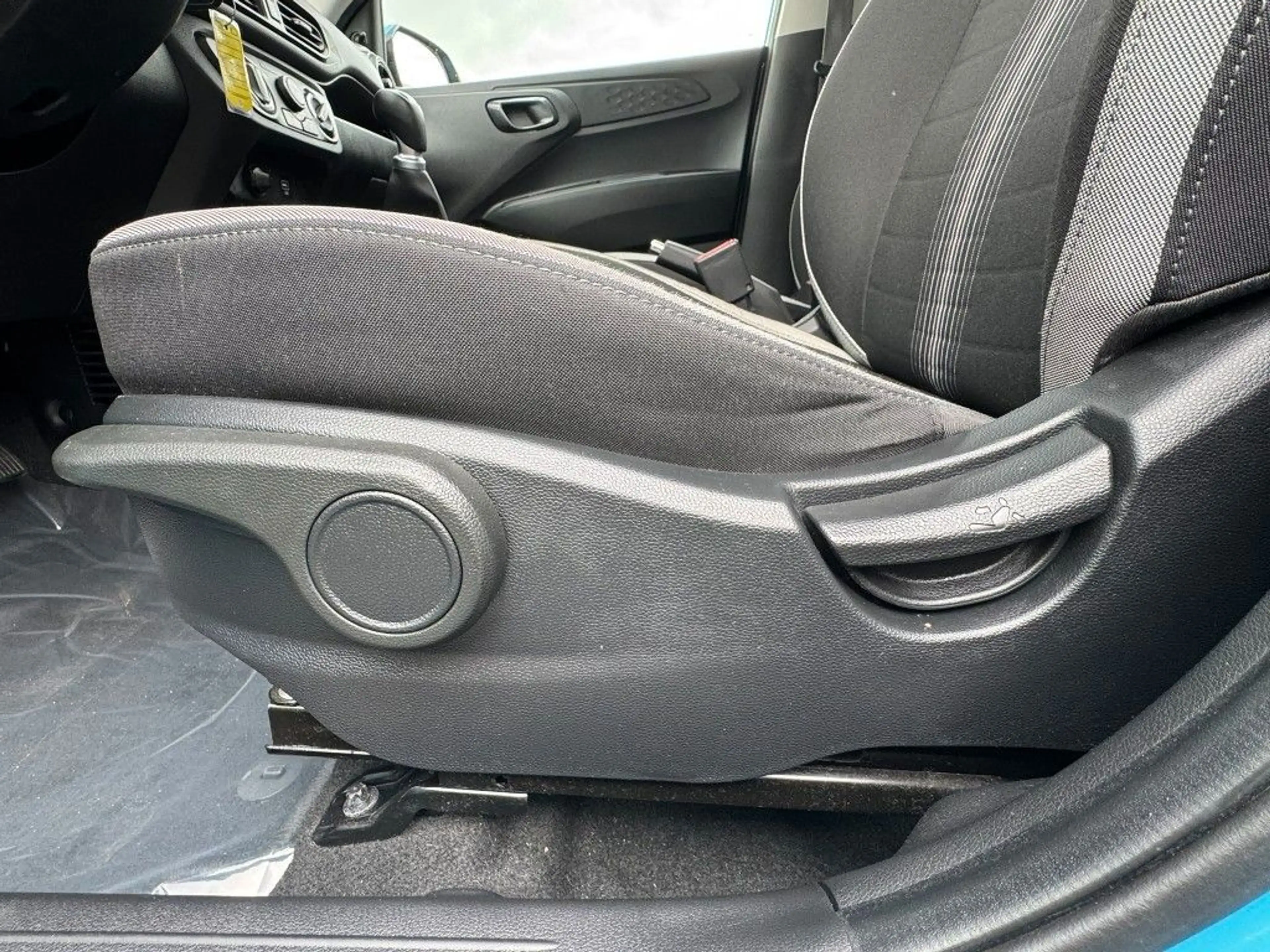 Hyundai i10 1,0i Comfort / SHZ/LHZ / ALLWETTERREIFEN — photo 11