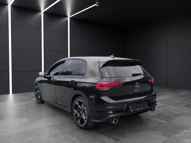 Volkswagen Golf view 6