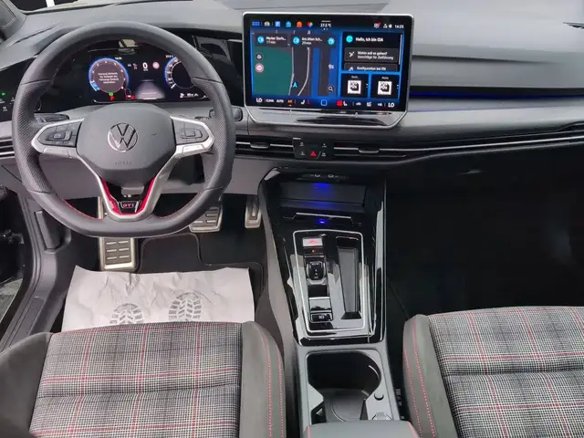 Volkswagen Golf view 9