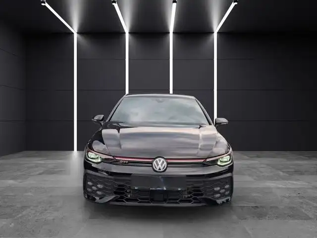 Volkswagen Golf view 3
