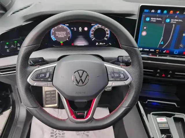 Volkswagen Golf view 11