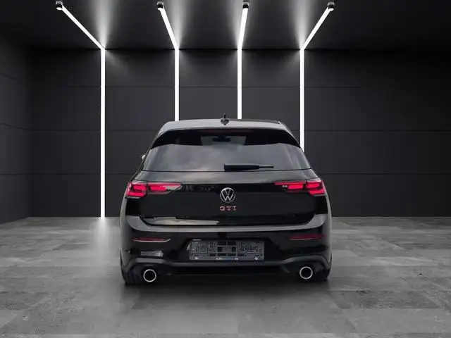 Volkswagen Golf view 4