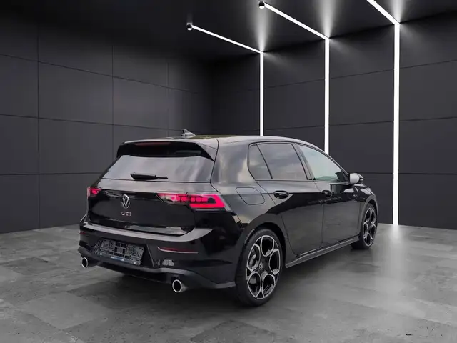 Volkswagen Golf view 5