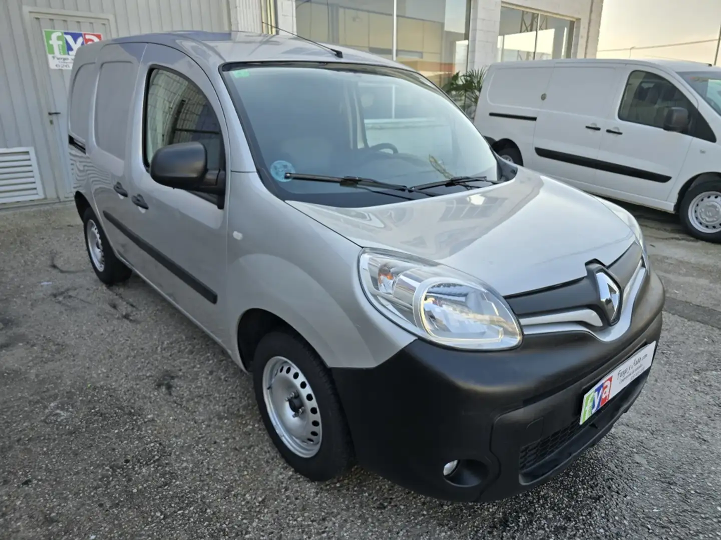 Renault Kangoo Fg. 1.5dCi Profesional 55kW Plateado - 1