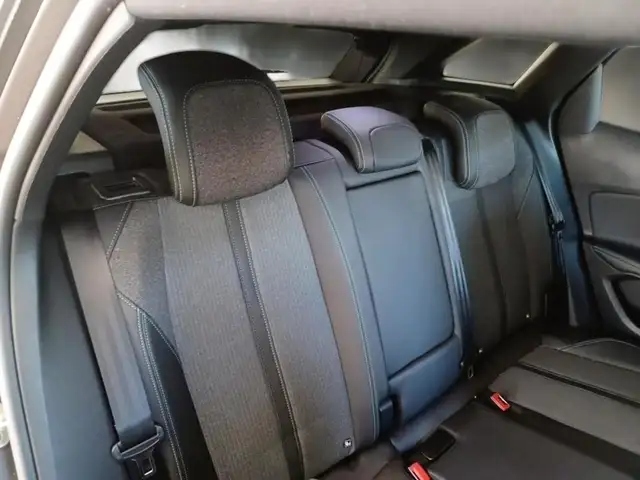 Peugeot 3008 view 11