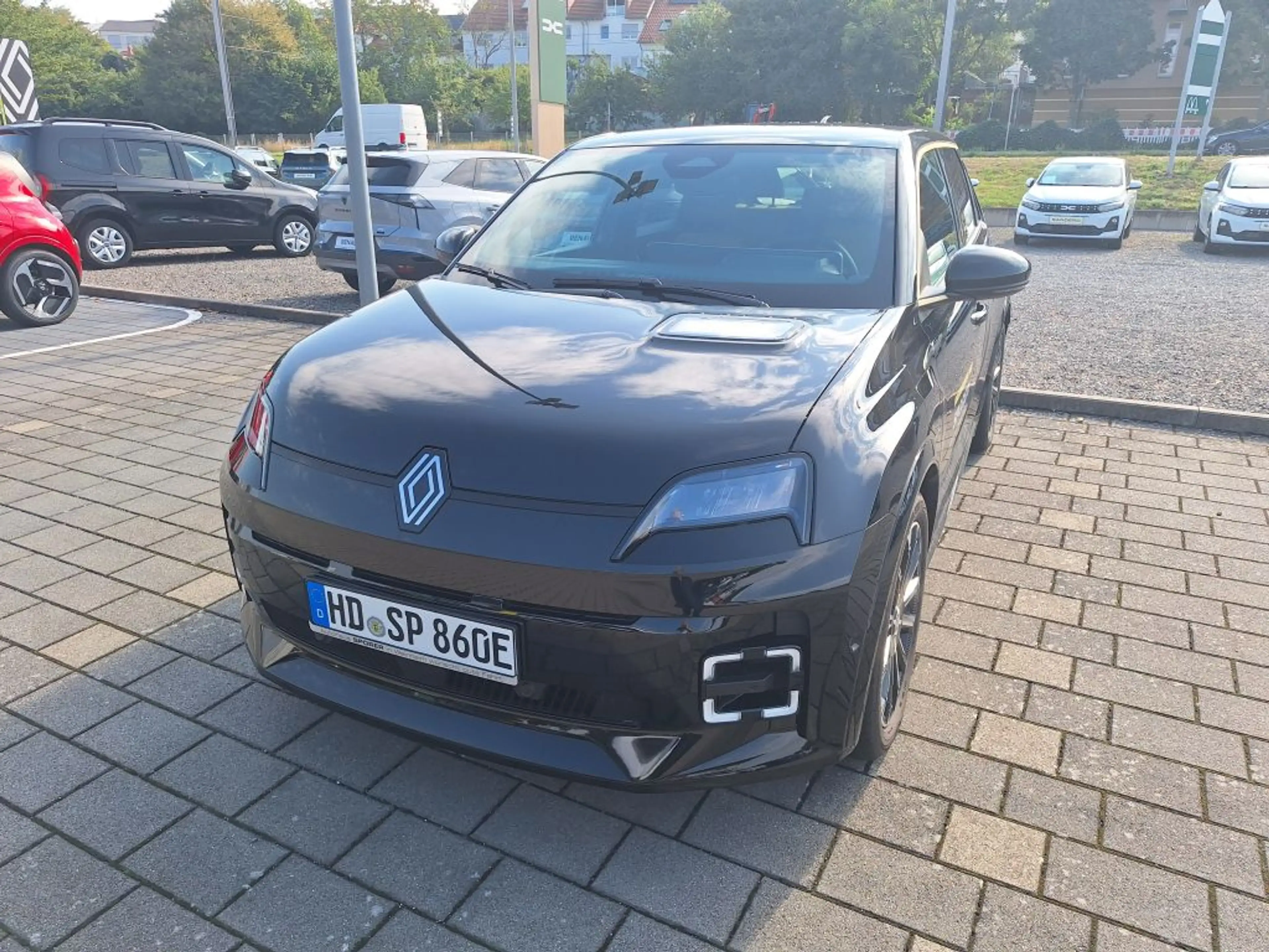 Renault R 5 E-Tech Iconic Five 150 Comfort Range — photo 3