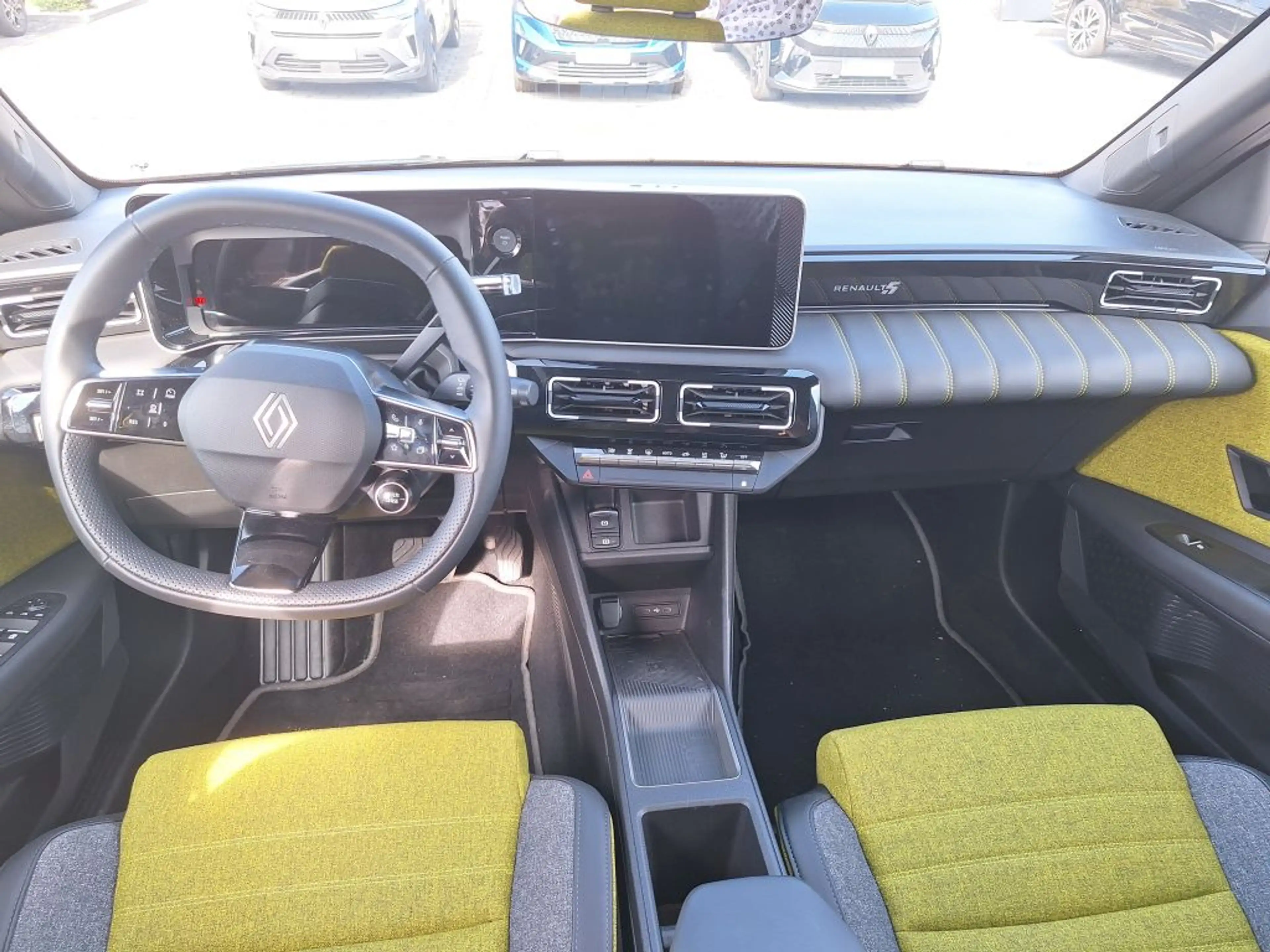 Renault R 5 E-Tech Iconic Five 150 Comfort Range — photo 6