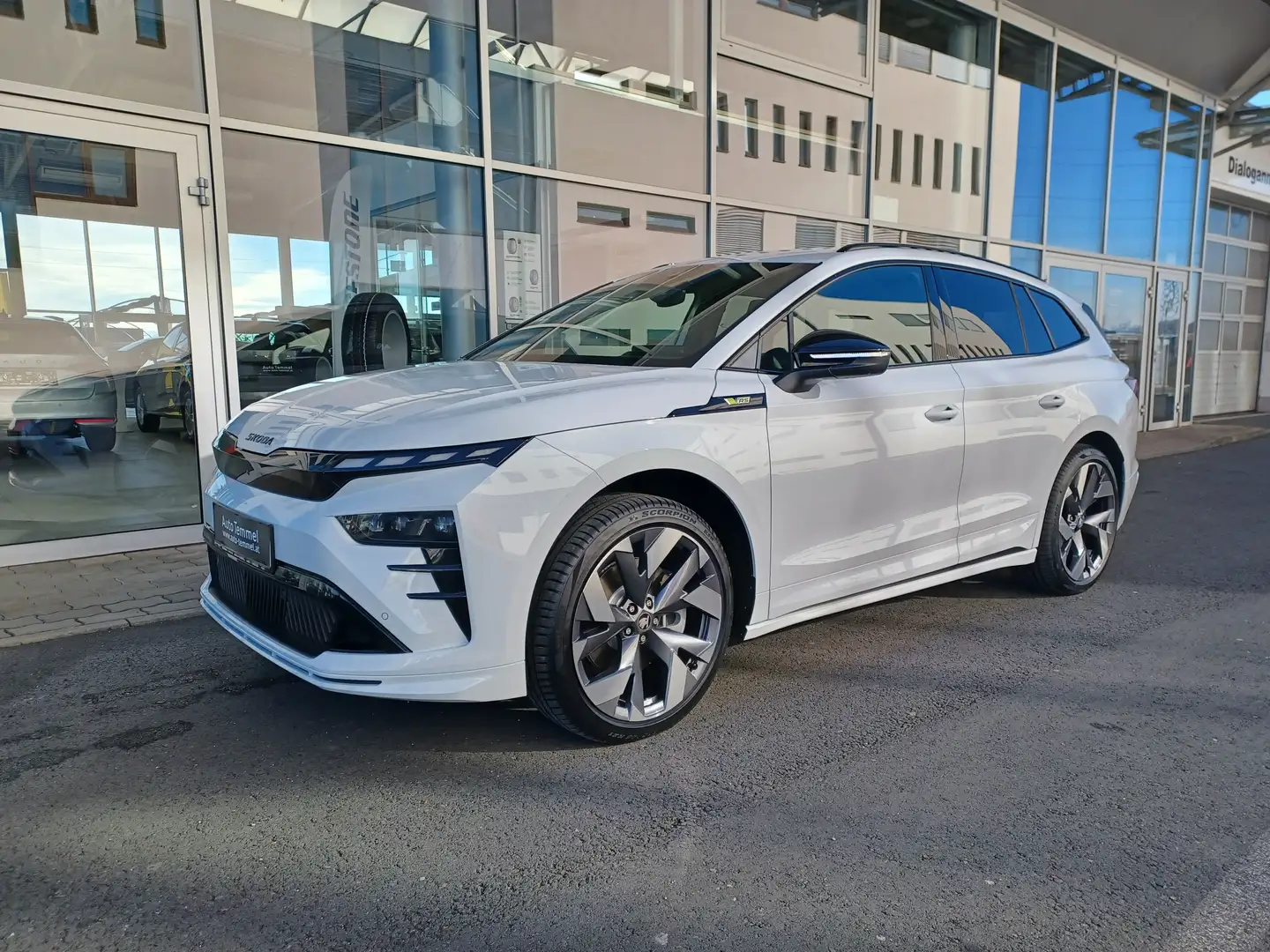 Skoda Enyaq RS Lounge Weiß - 2