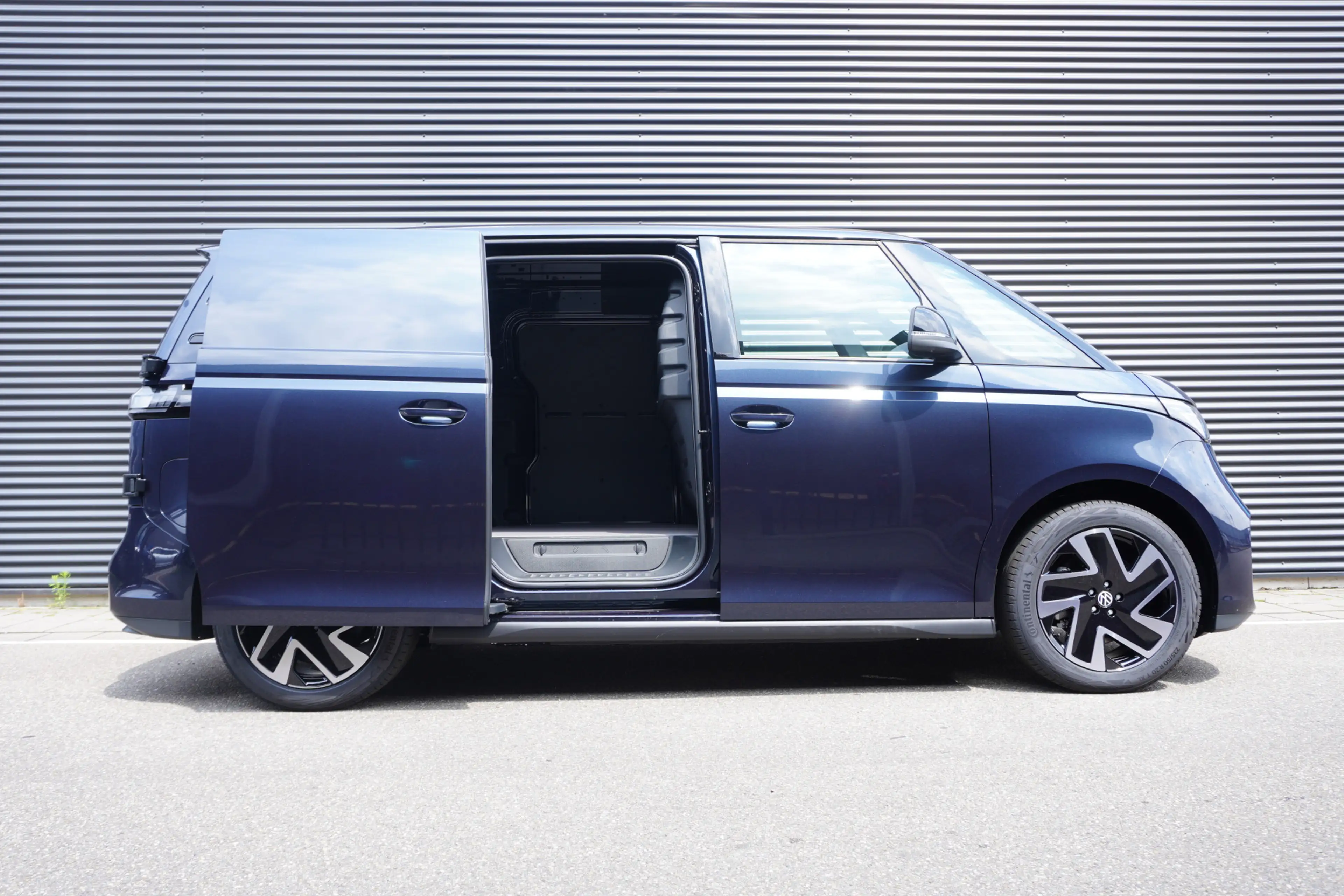 Volkswagen ID. Buzz Cargo ID. Buzz Cargo 340 pk 4-Motion, Bulli,  Achteruitr — photo 4