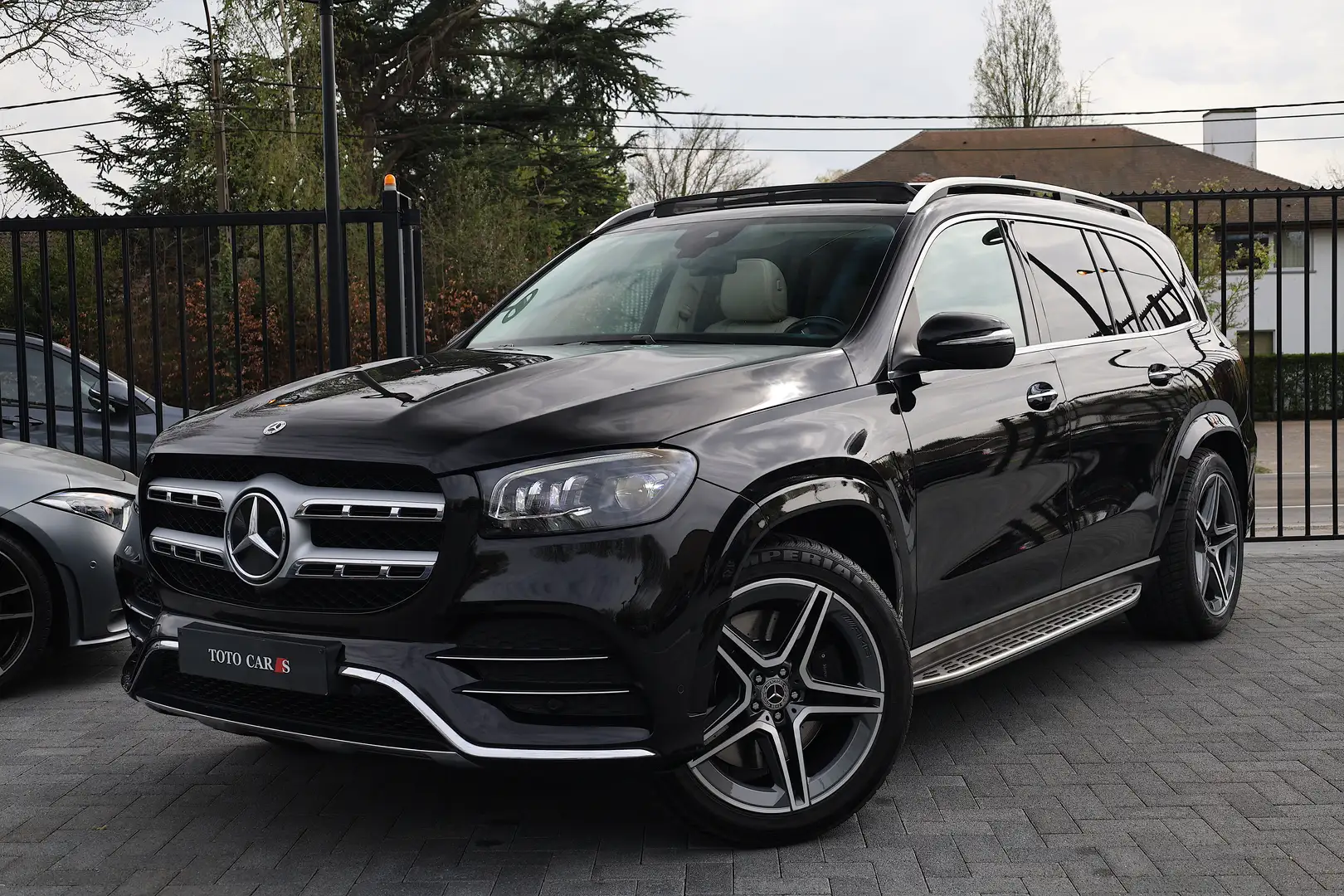Mercedes-Benz GLS 350 d 4-Matic /// AMG PACK /// 7pls. | AIRMATIC | 360 Camera | Pano-Dak | Ambiance-Light | Stoel-Verwarming | Trek-Haak | Schwarz - 1