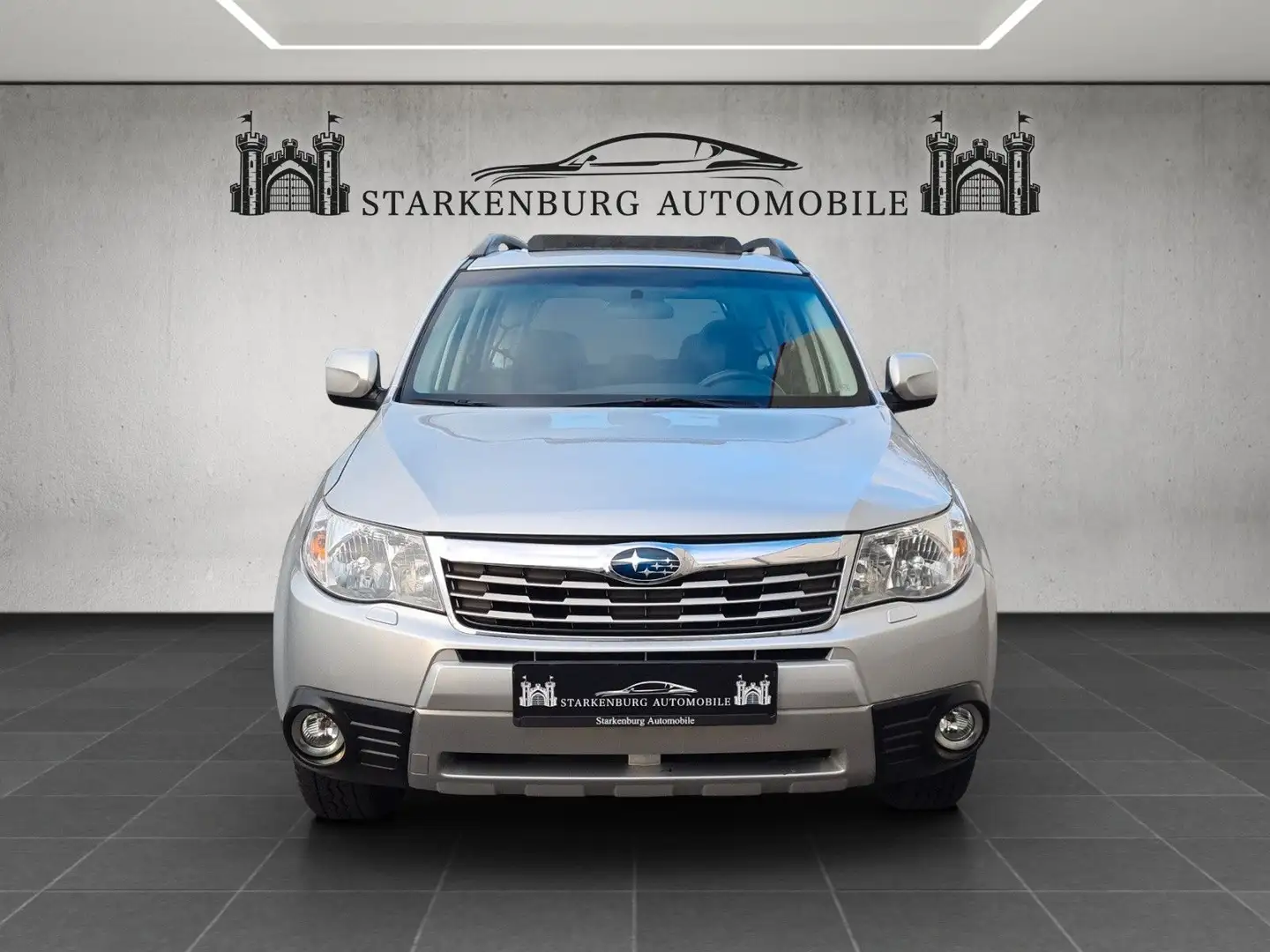 Subaru Forester Comfort/Automatik/Panorama/73Tkm/Allrad Silber - 2