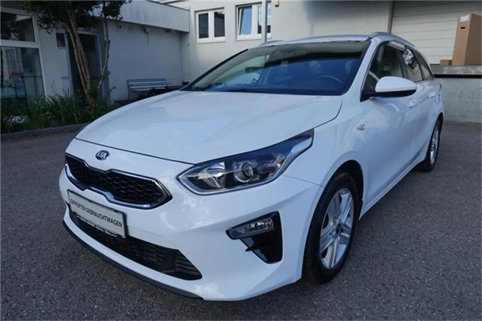 Kia Ceed / cee'd ceed SW 1,6 CRDi SCR ISG Silber 48V Weiß - 1