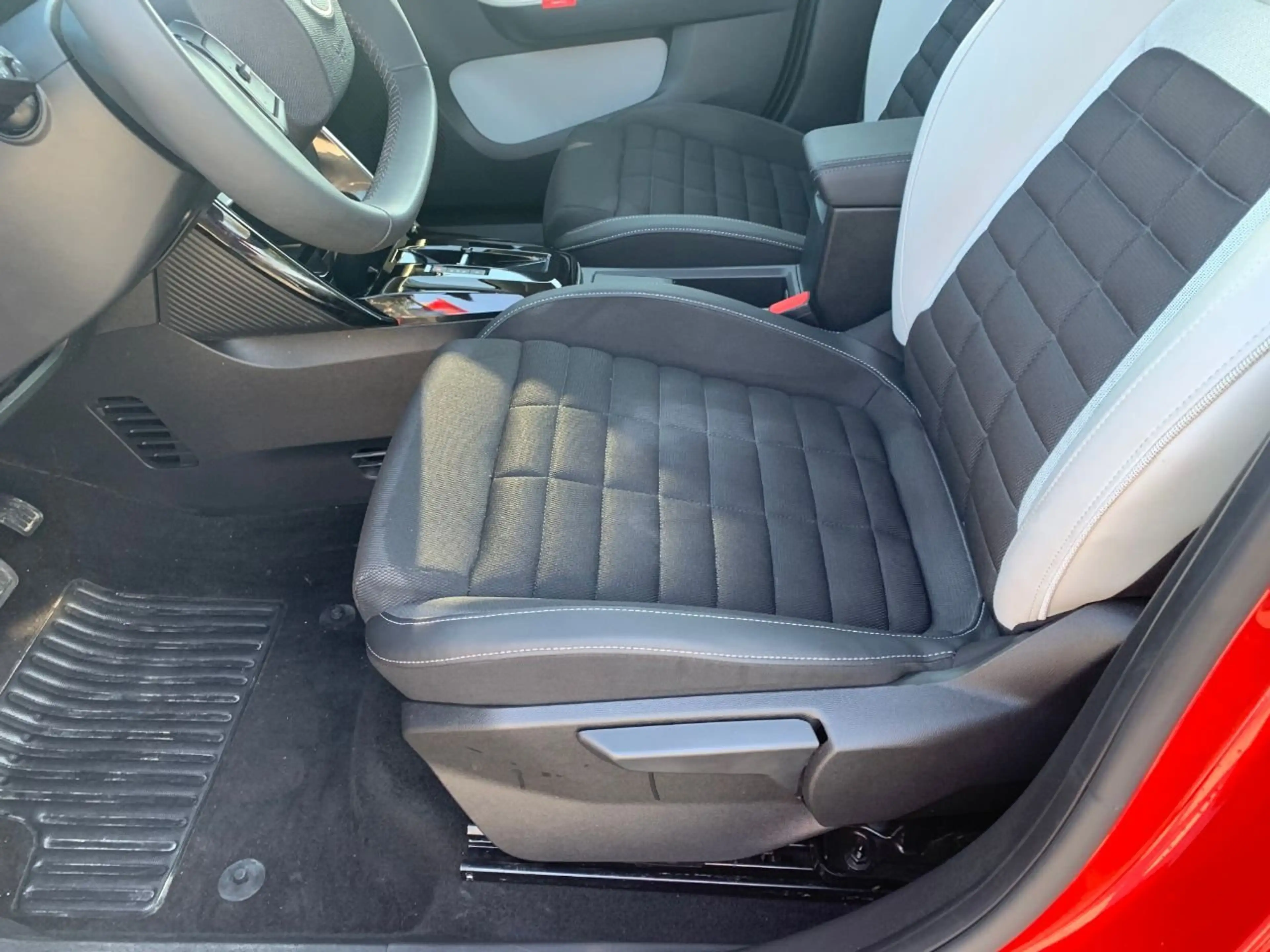 Citroen C3 Aircross Hybrid 145 MAX — photo 11