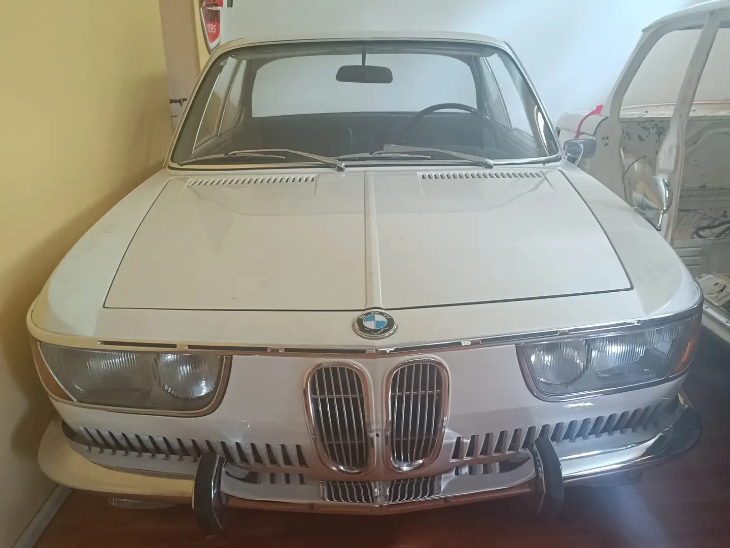 BMW 2000CA, neue Klasse Coupe Alb - 1