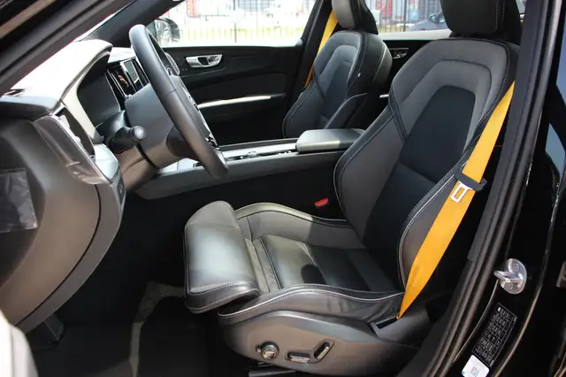 Volvo XC60 view 4