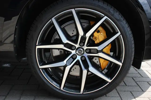 Volvo XC60 view 22