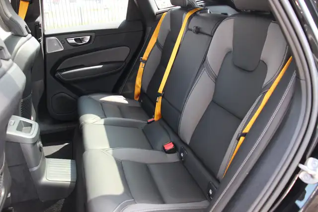Volvo XC60 view 6