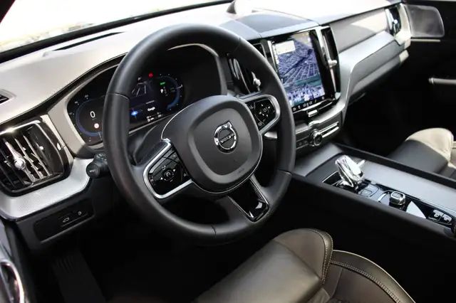 Volvo XC60 view 12